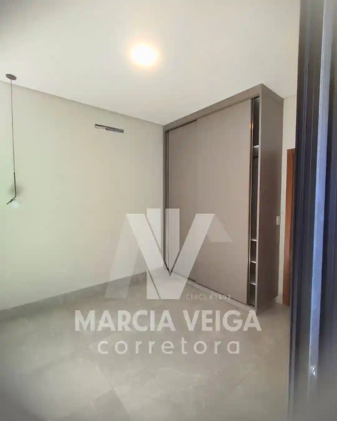 Casa de Condomínio com 3 quartos para aluguel, 275m² — foto 2 de 18