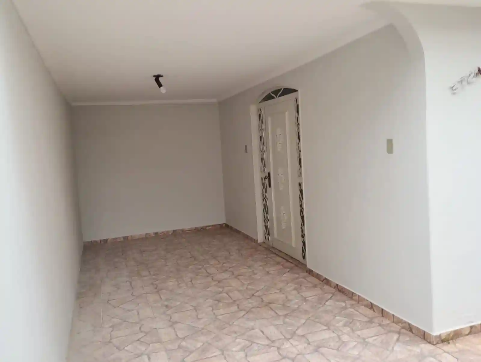 Casa com 3 quartos para aluguel, 130m² — foto 2 de 11