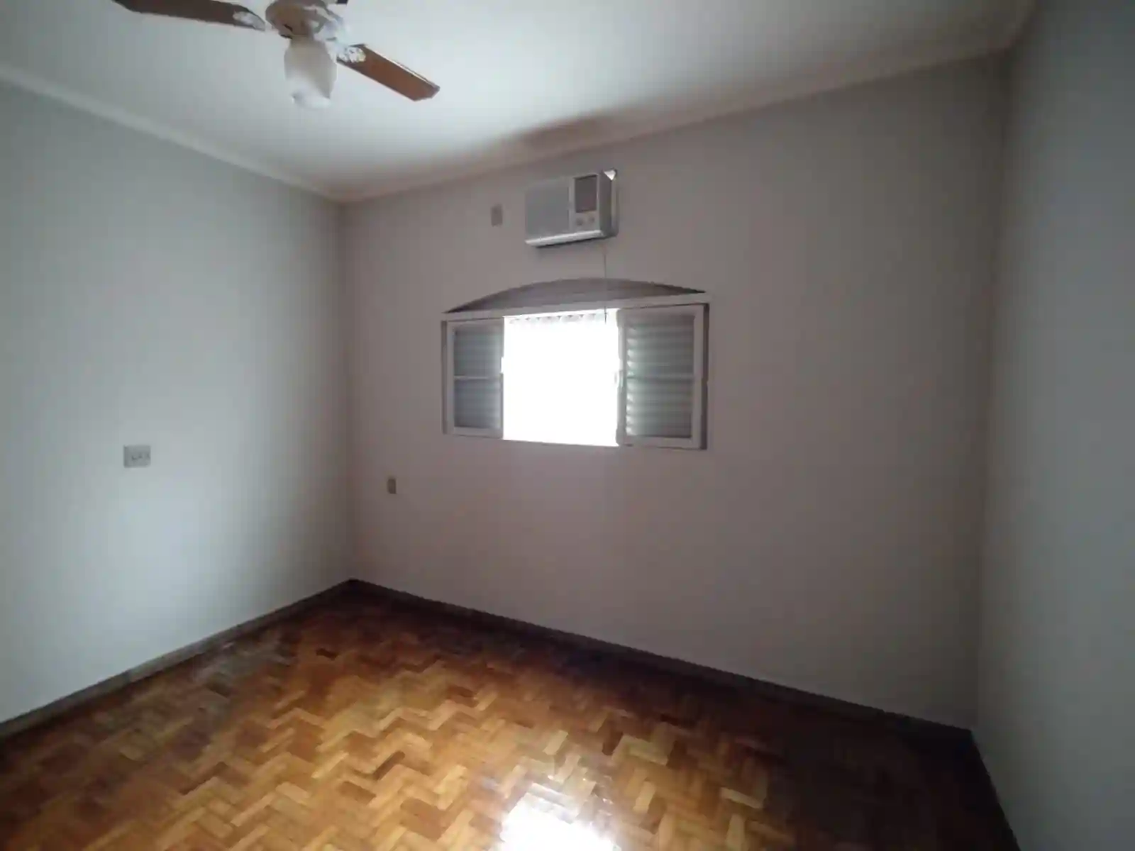 Casa com 3 quartos para aluguel, 130m² — foto 4 de 11