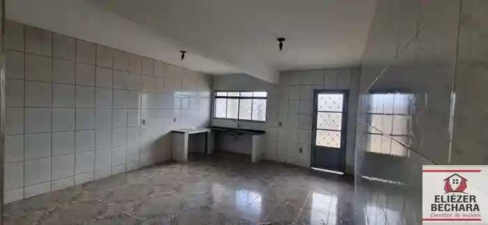Casa com 2 quartos à venda, 100m² — foto 2 de 12