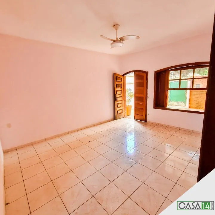 Casa à venda — foto 1 de 1