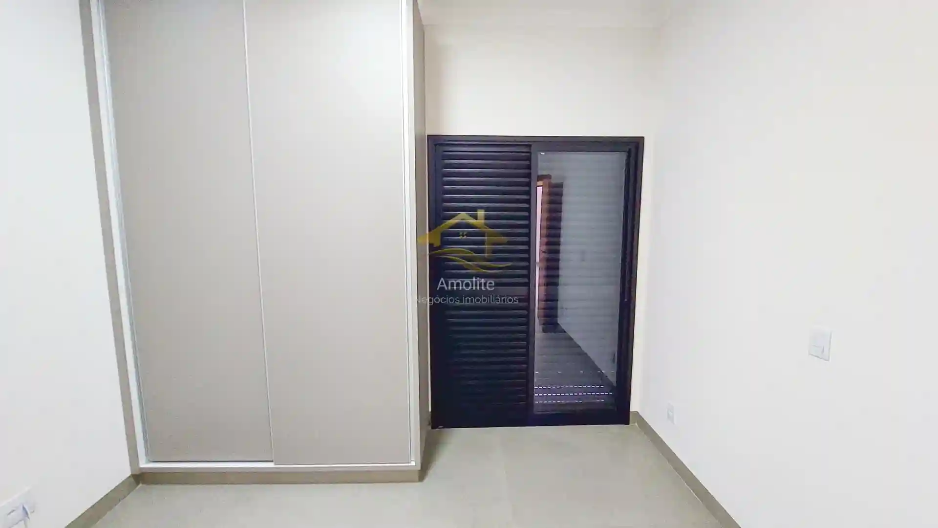Casa de Condomínio com 3 quartos à venda, 213m² — foto 10 de 40