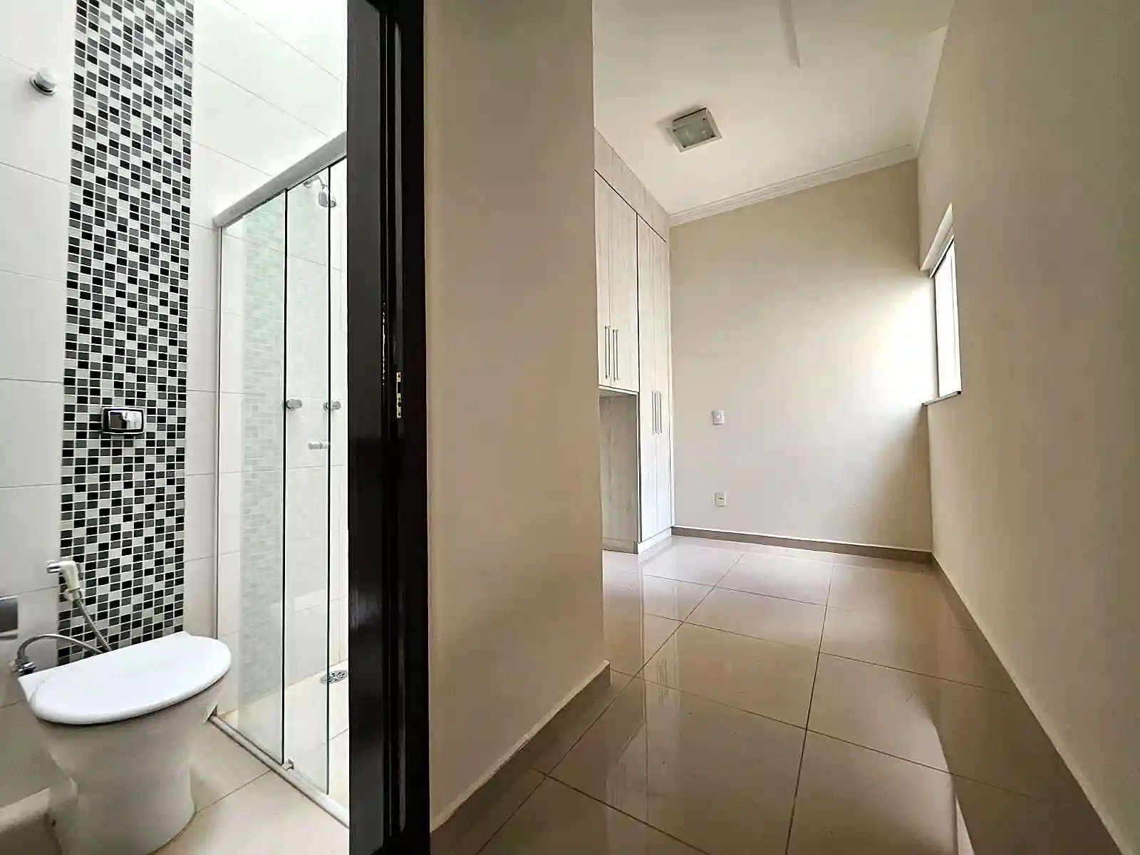 Casa de Condomínio com 3 quartos à venda, 253m² — foto 9 de 18
