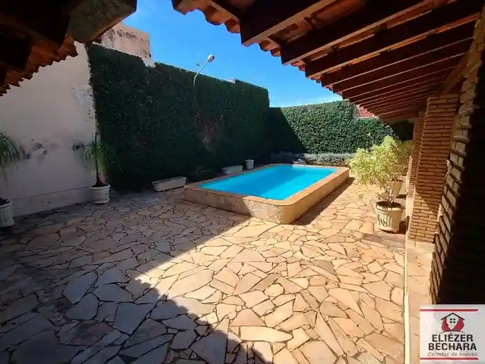 Casa com 3 quartos à venda, 290m² — foto 3 de 42