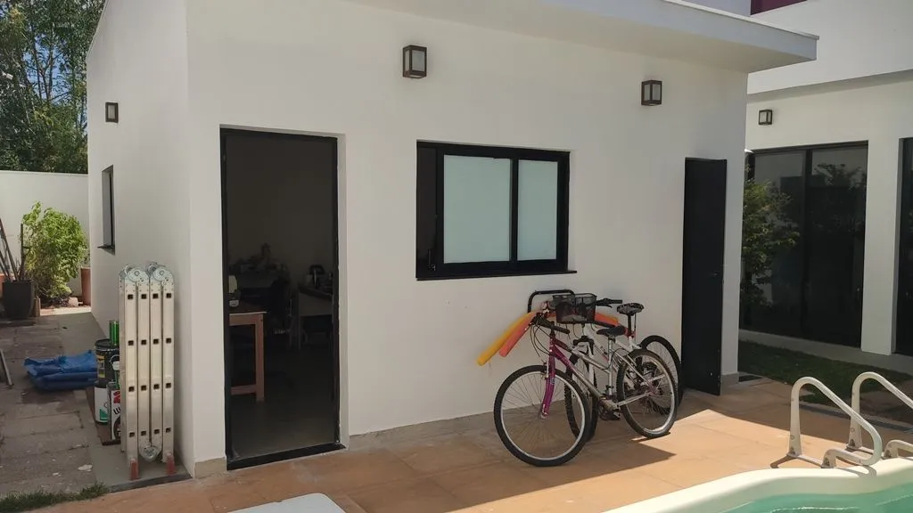 Casa à venda — foto 1 de 5