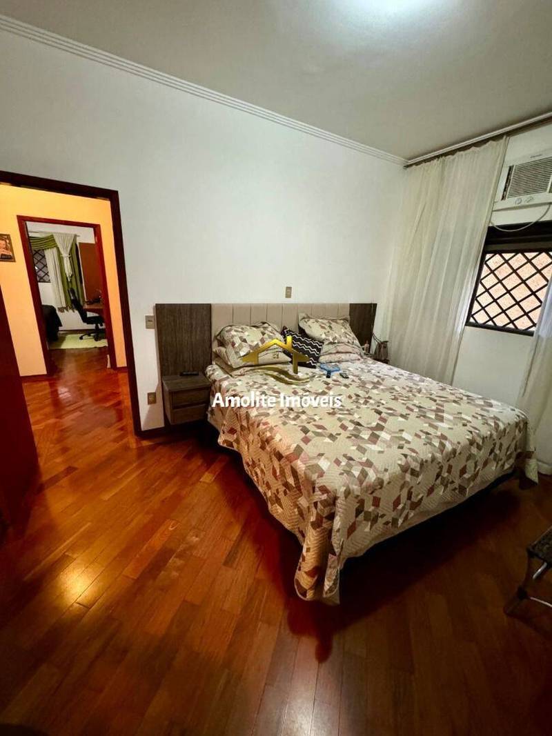 Casa com 3 quartos à venda, 270m² — foto 16 de 37