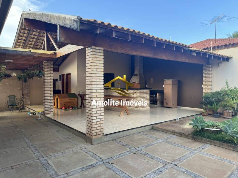 Casa com 3 quartos à venda, 270m² — foto 3 de 37