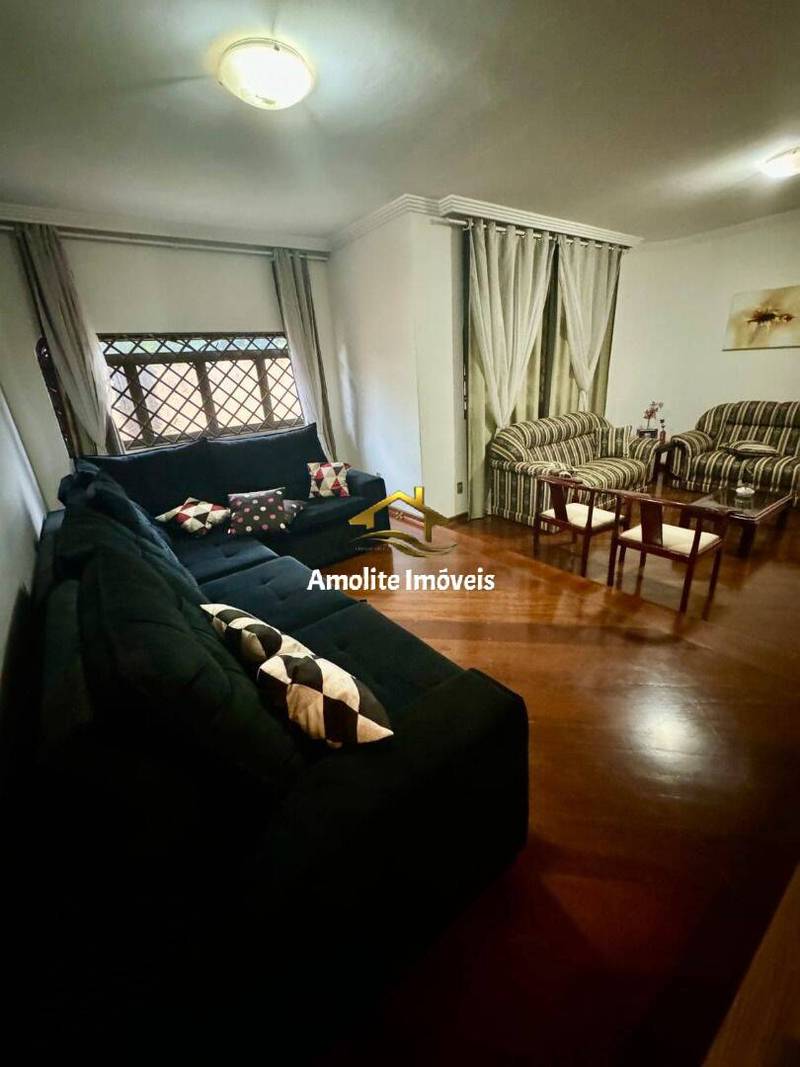 Casa com 3 quartos à venda, 270m² — foto 33 de 37