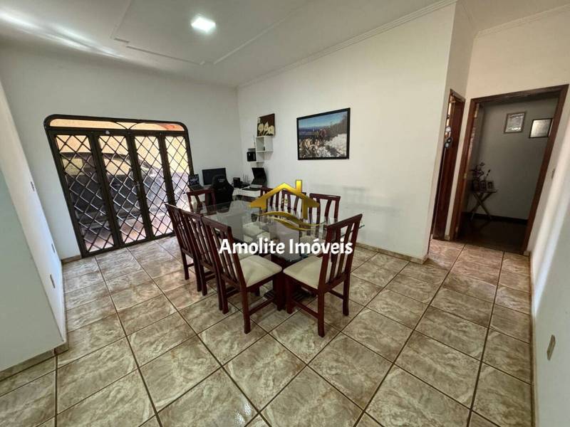 Casa com 3 quartos à venda, 270m² — foto 4 de 37