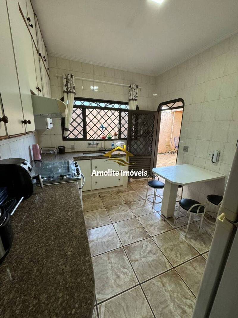 Casa com 3 quartos à venda, 270m² — foto 22 de 37