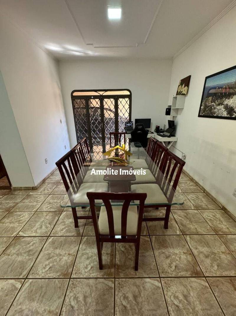 Casa com 3 quartos à venda, 270m² — foto 18 de 37