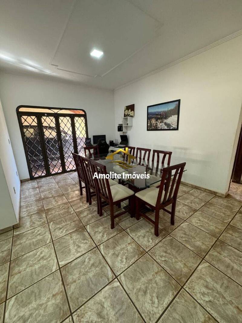 Casa com 3 quartos à venda, 270m² — foto 17 de 37