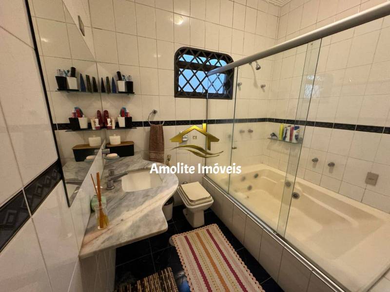 Casa com 3 quartos à venda, 270m² — foto 14 de 37