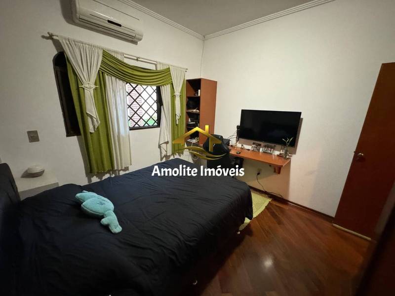 Casa com 3 quartos à venda, 270m² — foto 15 de 37