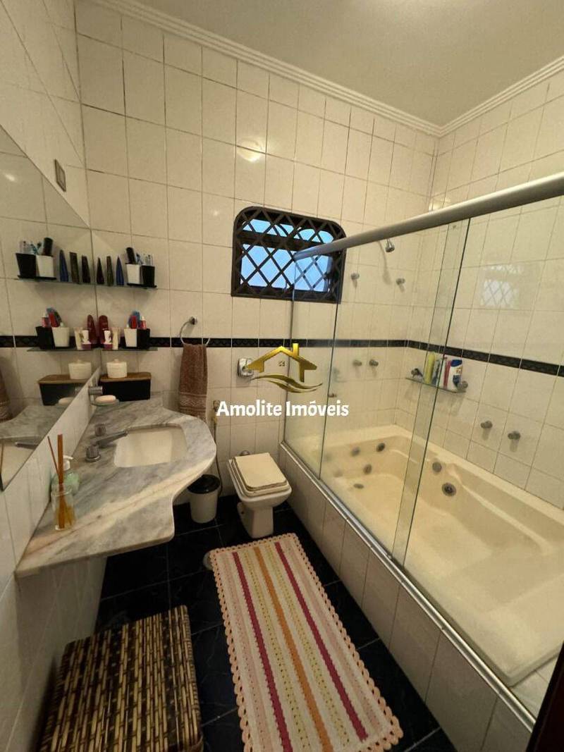 Casa com 3 quartos à venda, 270m² — foto 35 de 37