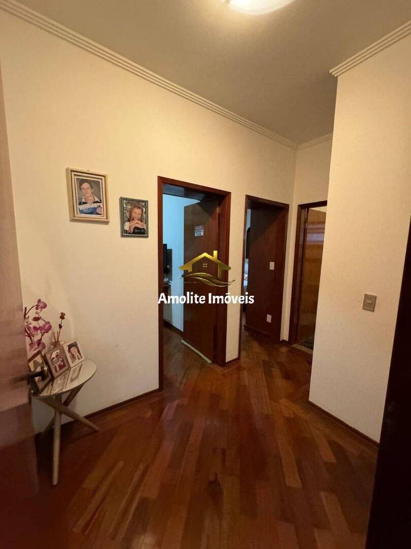 Casa com 3 quartos à venda, 270m² — foto 28 de 37