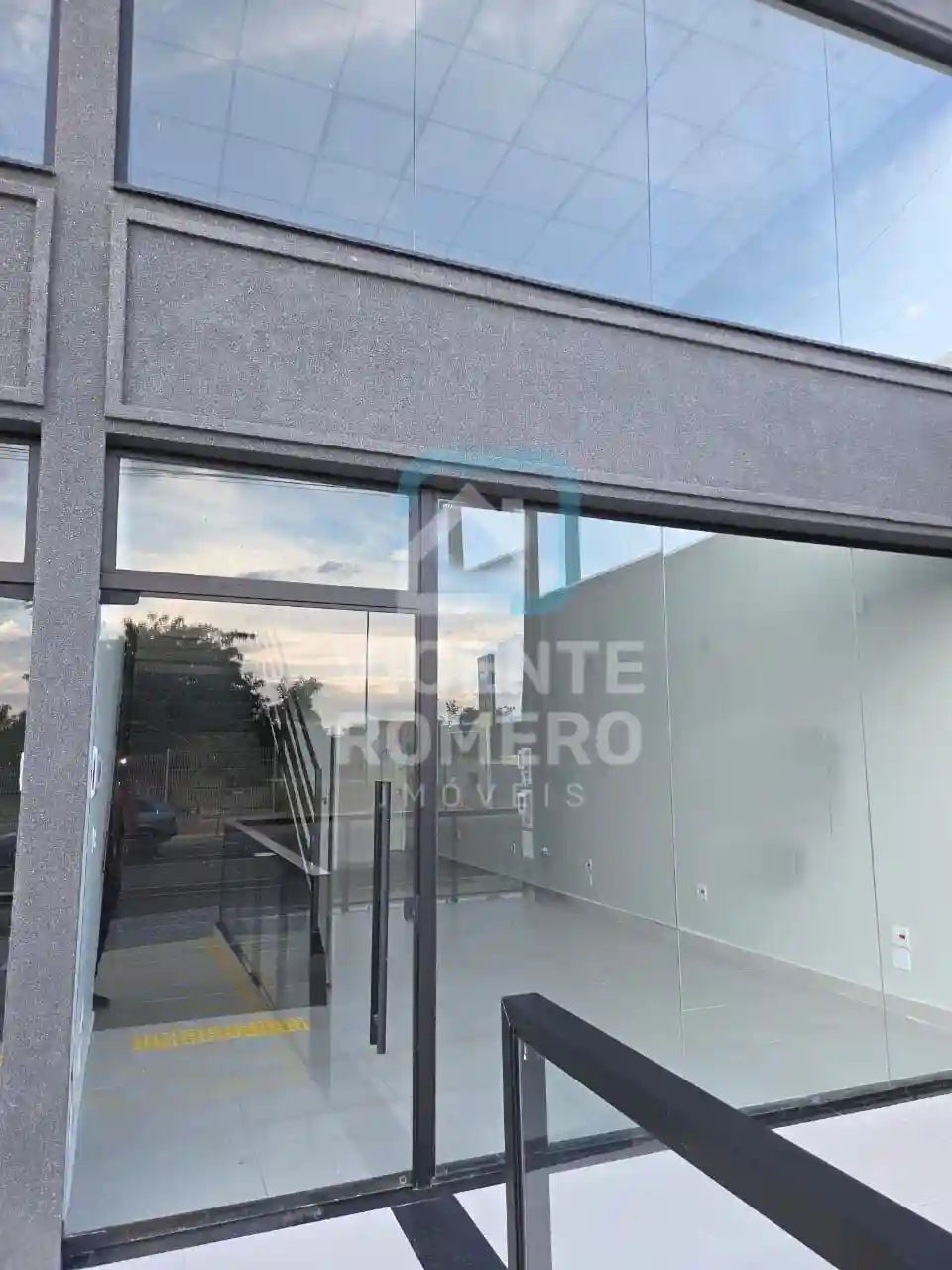 Loja / Salão / Ponto Comercial  para aluguel, 215m² — foto 10 de 12