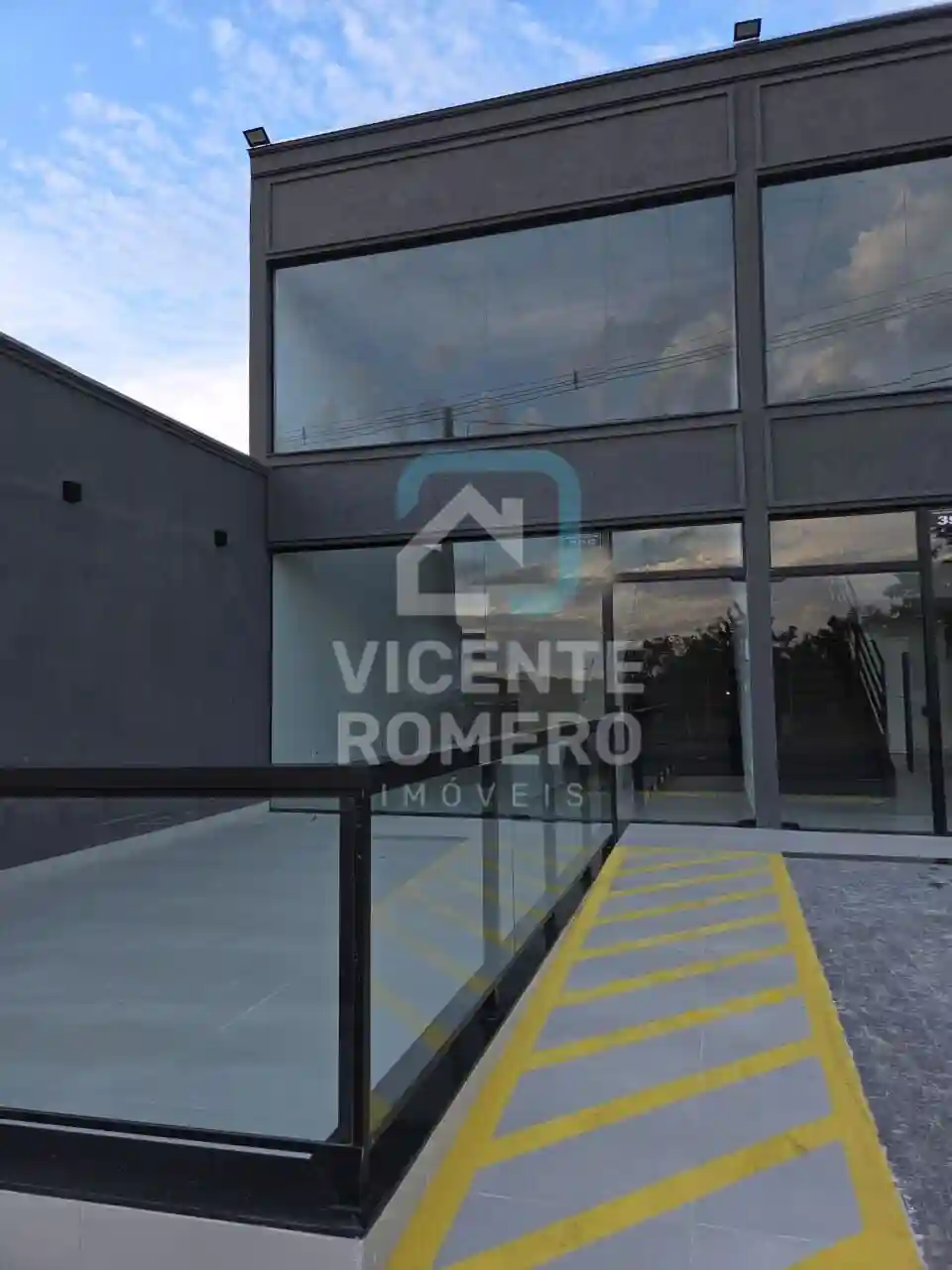 Loja / Salão / Ponto Comercial  para aluguel, 215m² — foto 4 de 12