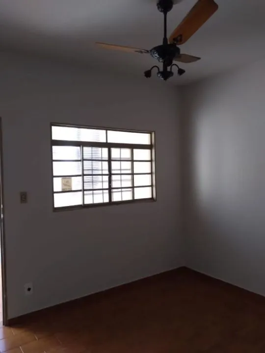 Casa à venda — foto 1 de 6