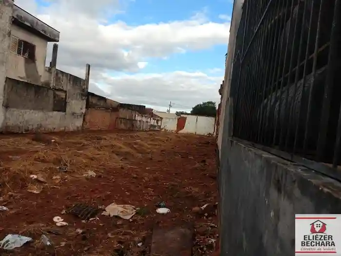 Terreno / Lote / Condomínio à venda — foto 1 de 1