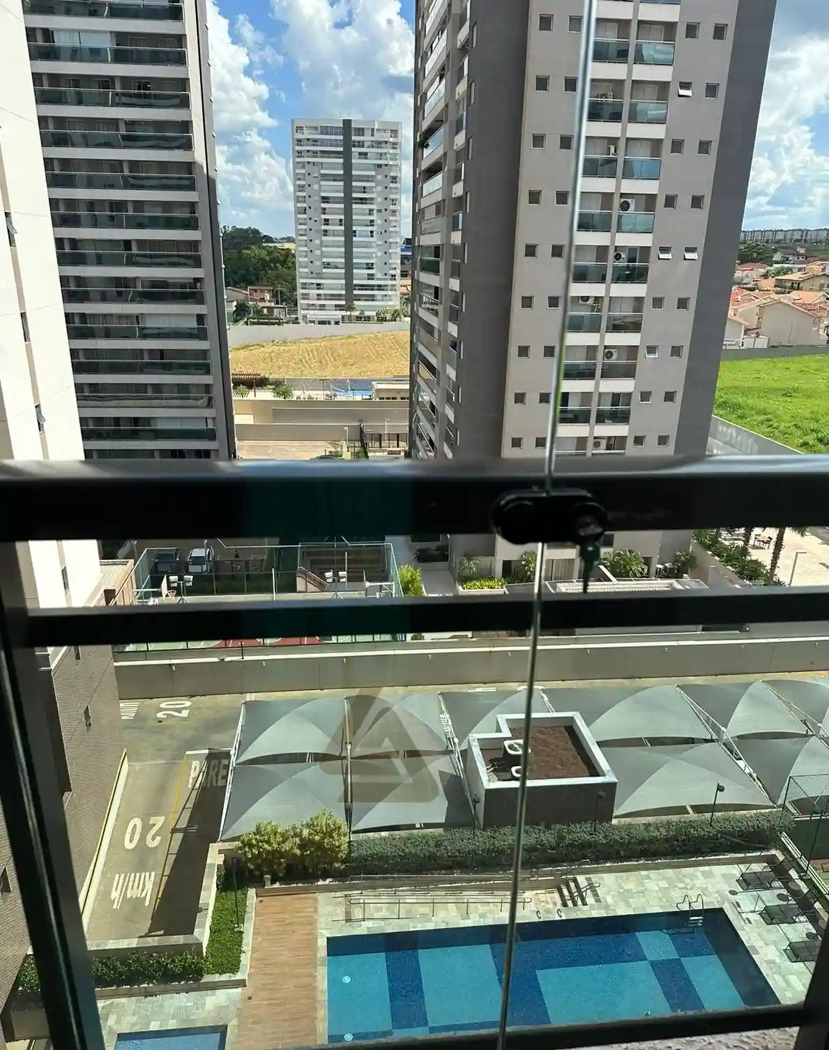 Apartamento com 3 quartos à venda, 80m² — foto 1 de 14