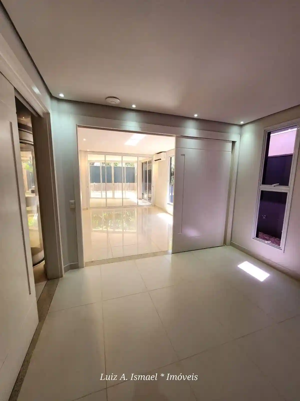 Casa de Condomínio com 4 quartos para aluguel, 500m² — foto 43 de 59