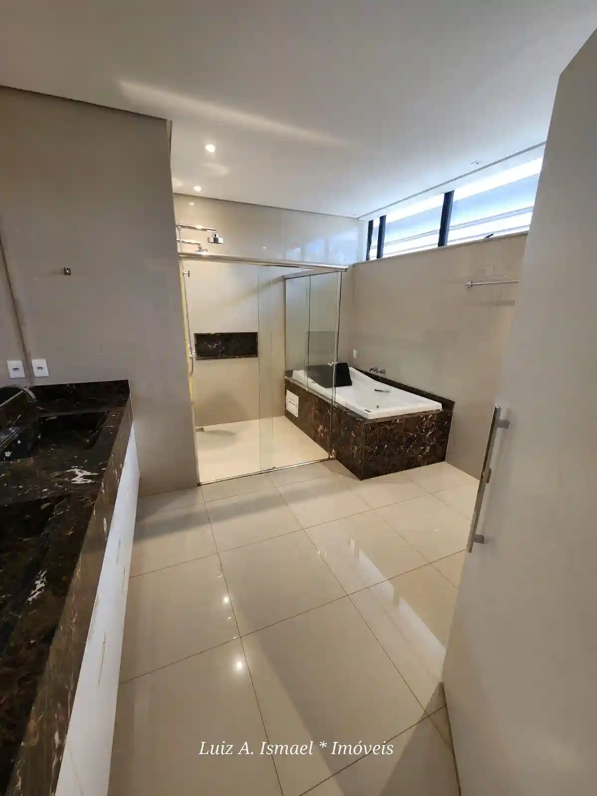 Casa de Condomínio com 4 quartos para aluguel, 500m² — foto 58 de 59