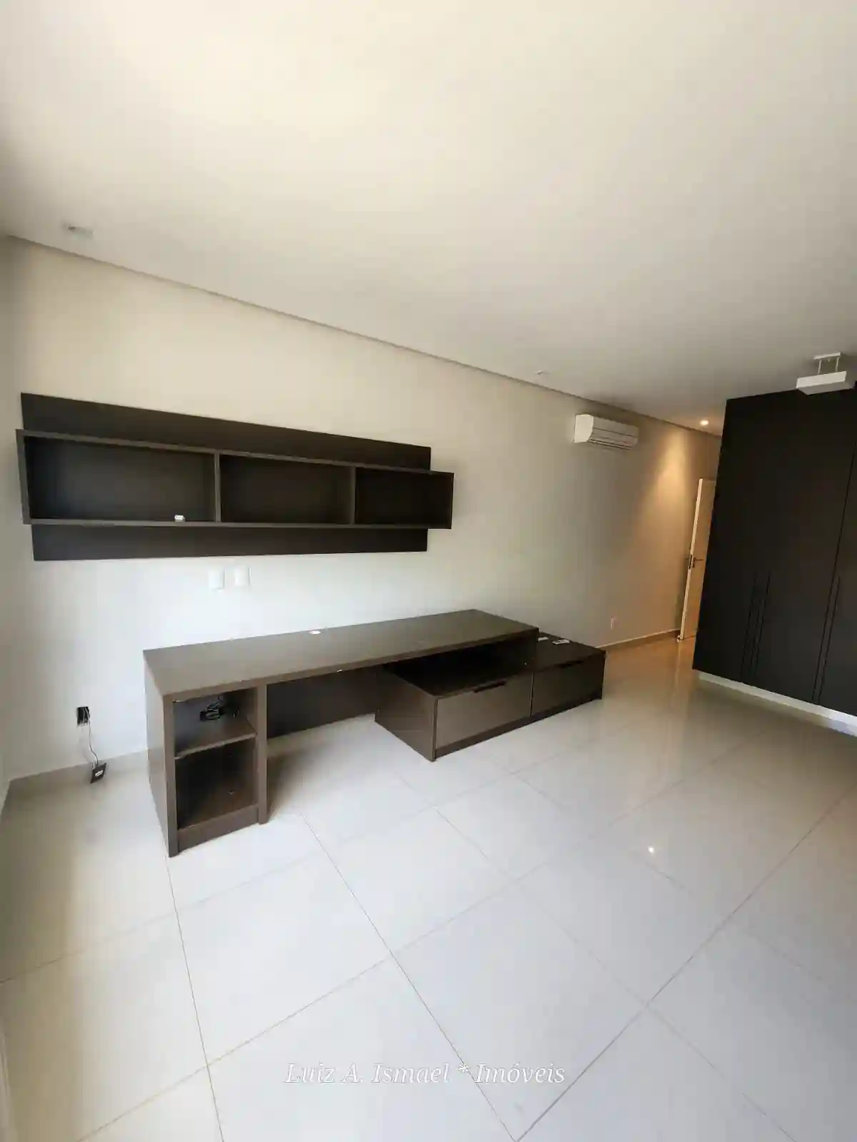 Casa de Condomínio com 4 quartos para aluguel, 500m² — foto 41 de 59