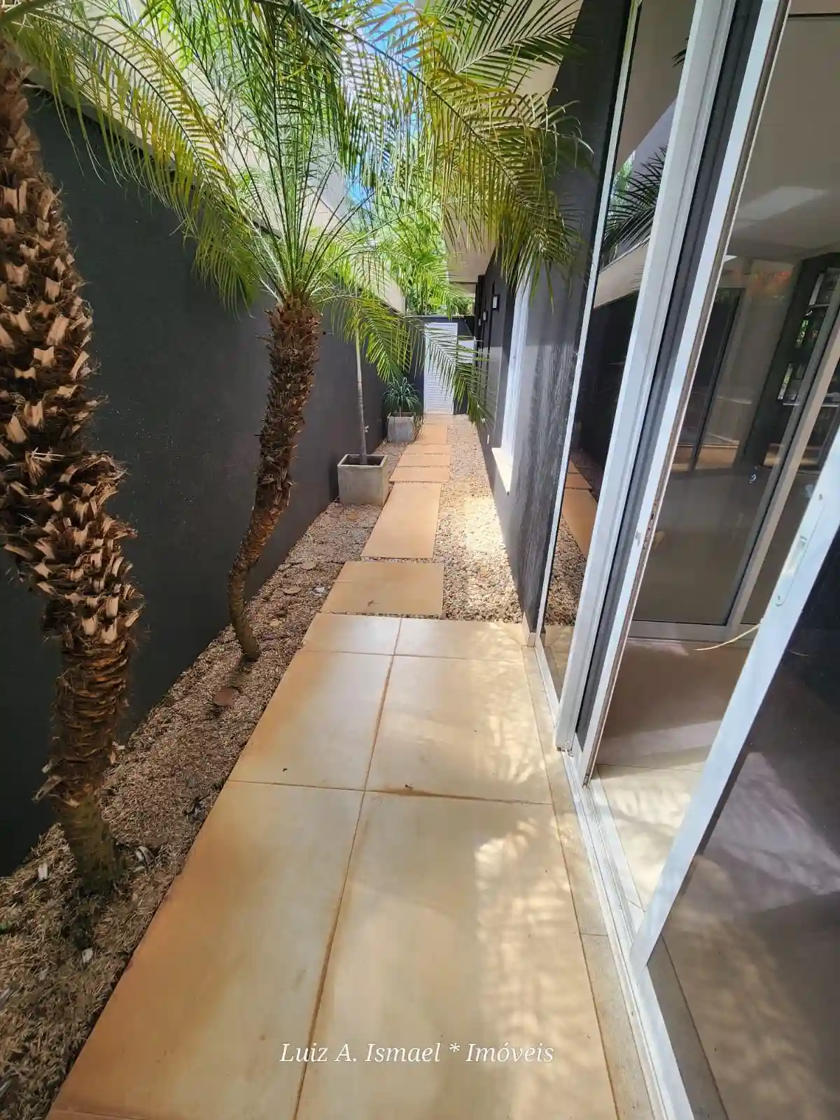 Casa de Condomínio com 4 quartos para aluguel, 500m² — foto 8 de 59