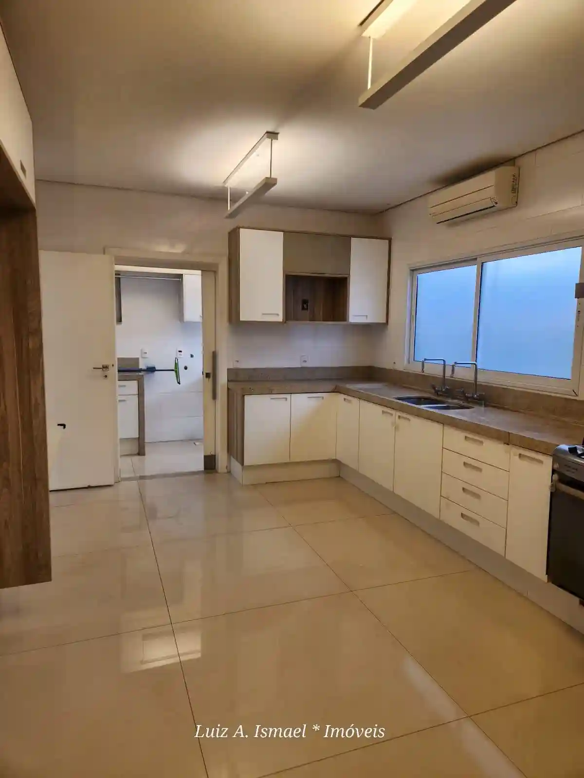 Casa de Condomínio com 4 quartos para aluguel, 500m² — foto 26 de 59