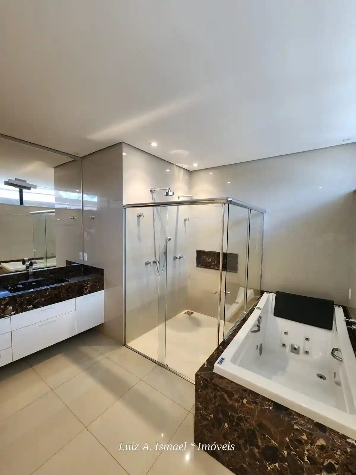 Casa de Condomínio com 4 quartos para aluguel, 500m² — foto 30 de 59