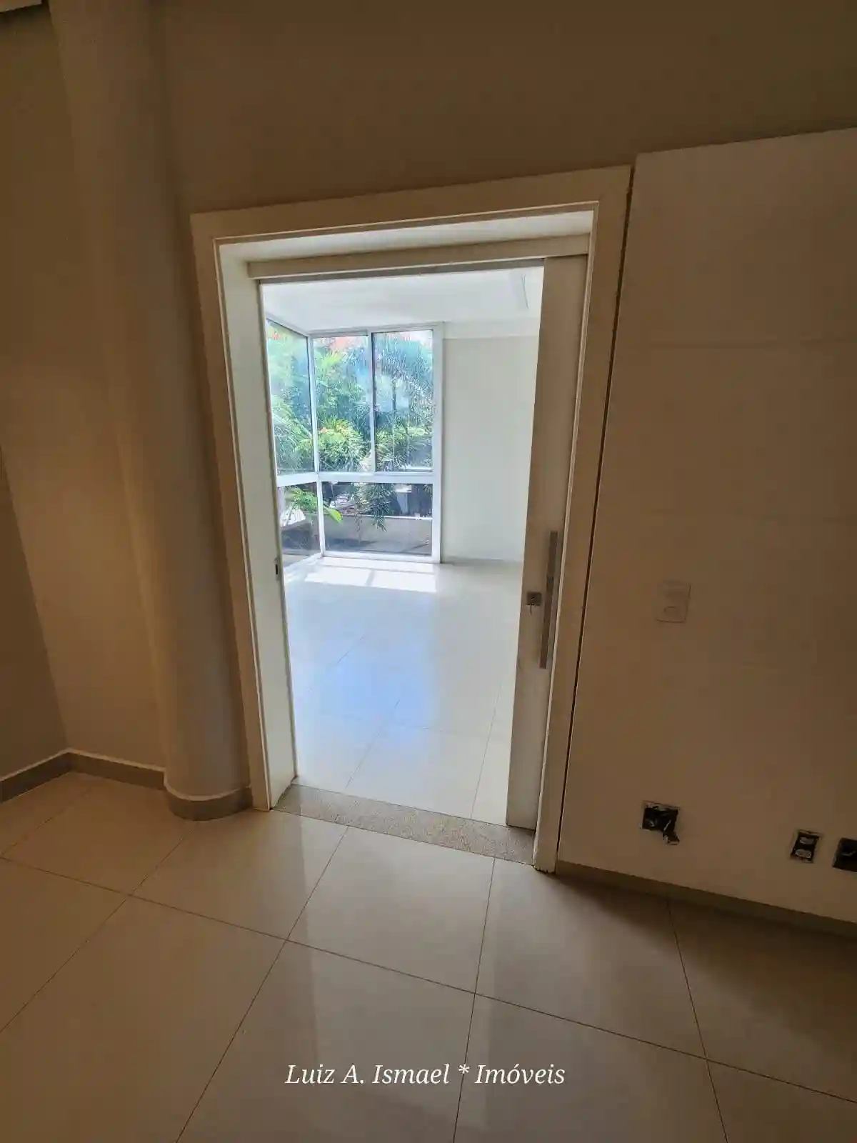 Casa de Condomínio com 4 quartos para aluguel, 500m² — foto 35 de 59