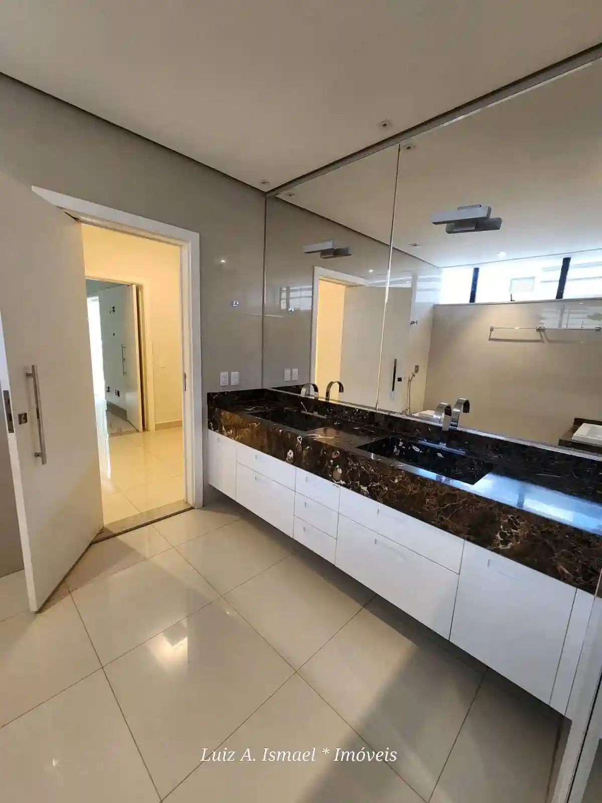 Casa de Condomínio com 4 quartos para aluguel, 500m² — foto 36 de 59