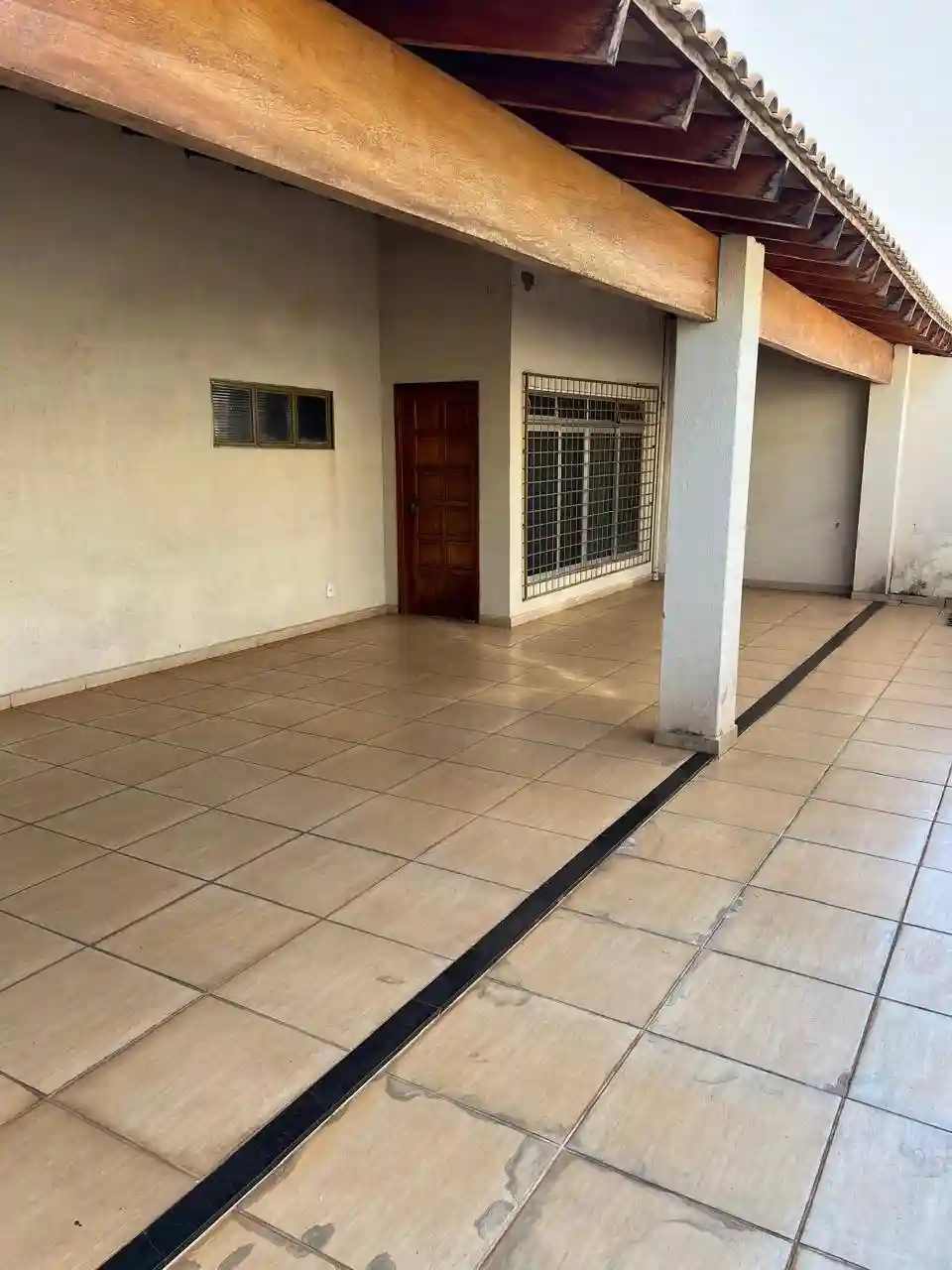 Casa com 3 quartos à venda, 360m² — foto 1 de 21