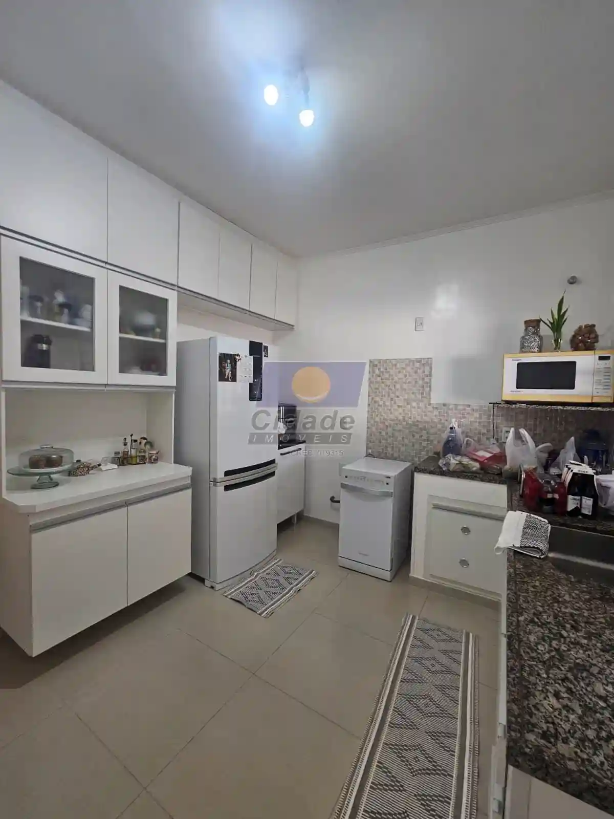 Casa com 3 quartos à venda, 204m² — foto 11 de 23
