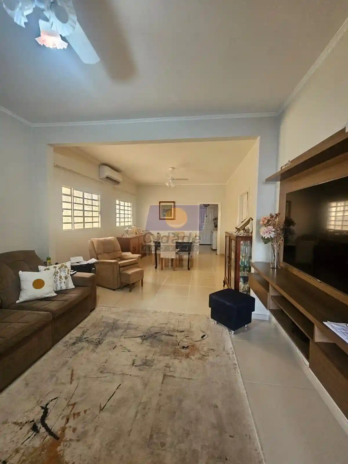 Casa com 3 quartos à venda, 204m² — foto 1 de 23