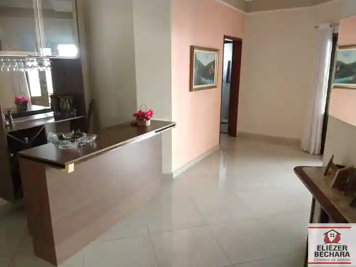 Casa com 3 quartos à venda, 240m² — foto 24 de 43
