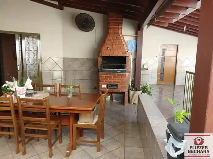 Casa com 3 quartos à venda, 240m² — foto 13 de 43