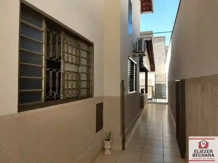 Casa com 3 quartos à venda, 240m² — foto 8 de 43