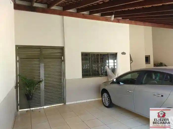 Casa com 3 quartos à venda, 240m² — foto 2 de 43
