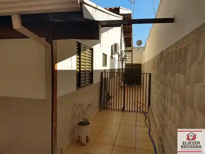 Casa com 3 quartos à venda, 240m² — foto 15 de 43