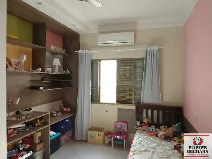 Casa com 3 quartos à venda, 240m² — foto 31 de 43