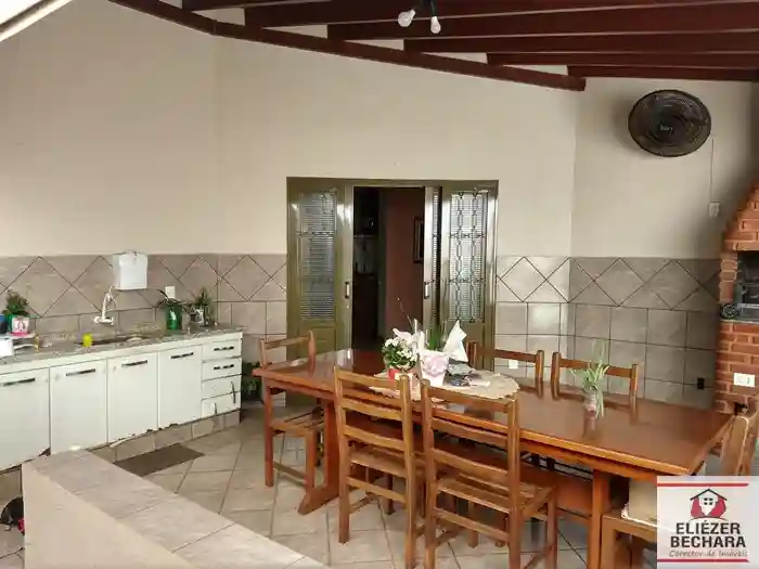 Casa com 3 quartos à venda, 240m² — foto 12 de 43