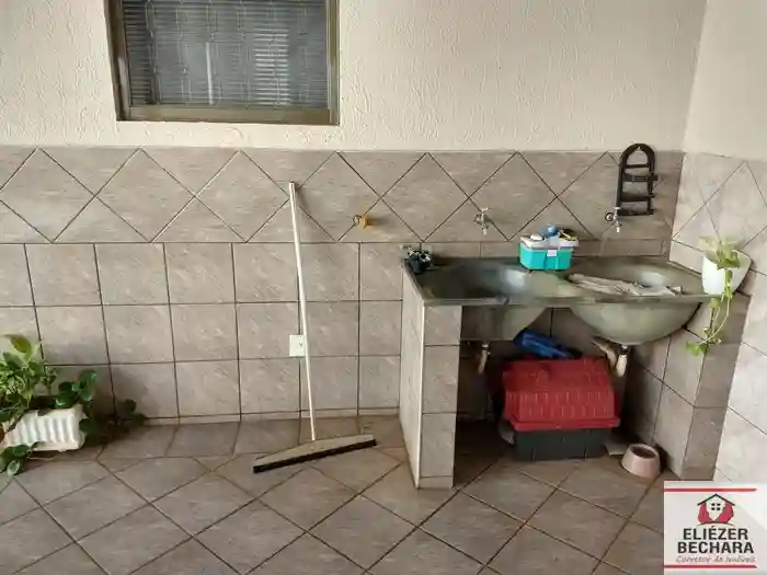 Casa com 3 quartos à venda, 240m² — foto 17 de 43