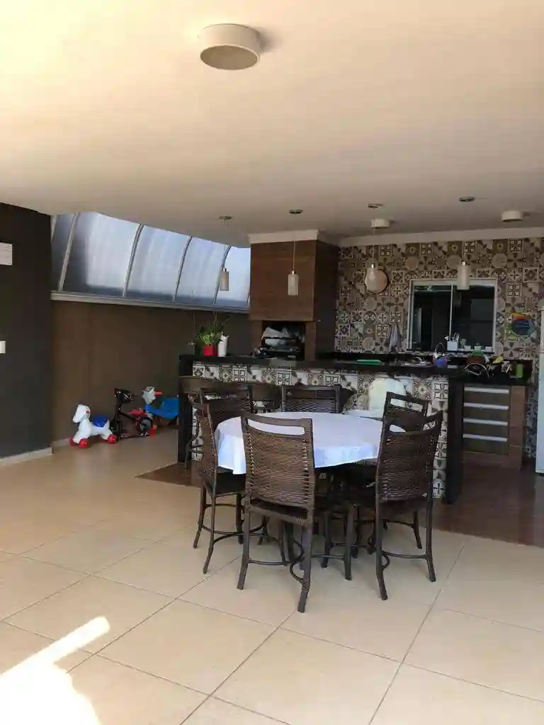Casa de Condomínio com 3 quartos à venda, 177m² — foto 4 de 11