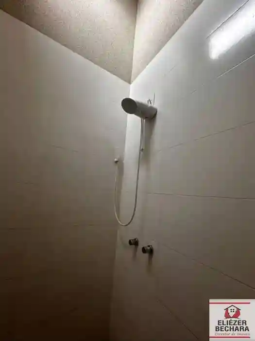 Casa com 3 quartos à venda, 75m² — foto 2 de 30