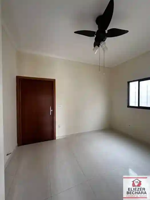 Casa com 3 quartos à venda, 75m² — foto 1 de 30