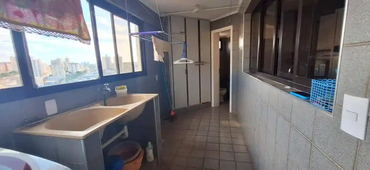 Apartamento com 3 quartos à venda, 132m² — foto 3 de 11