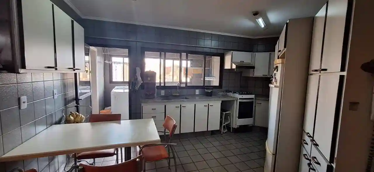 Apartamento com 3 quartos à venda, 132m² — foto 2 de 11