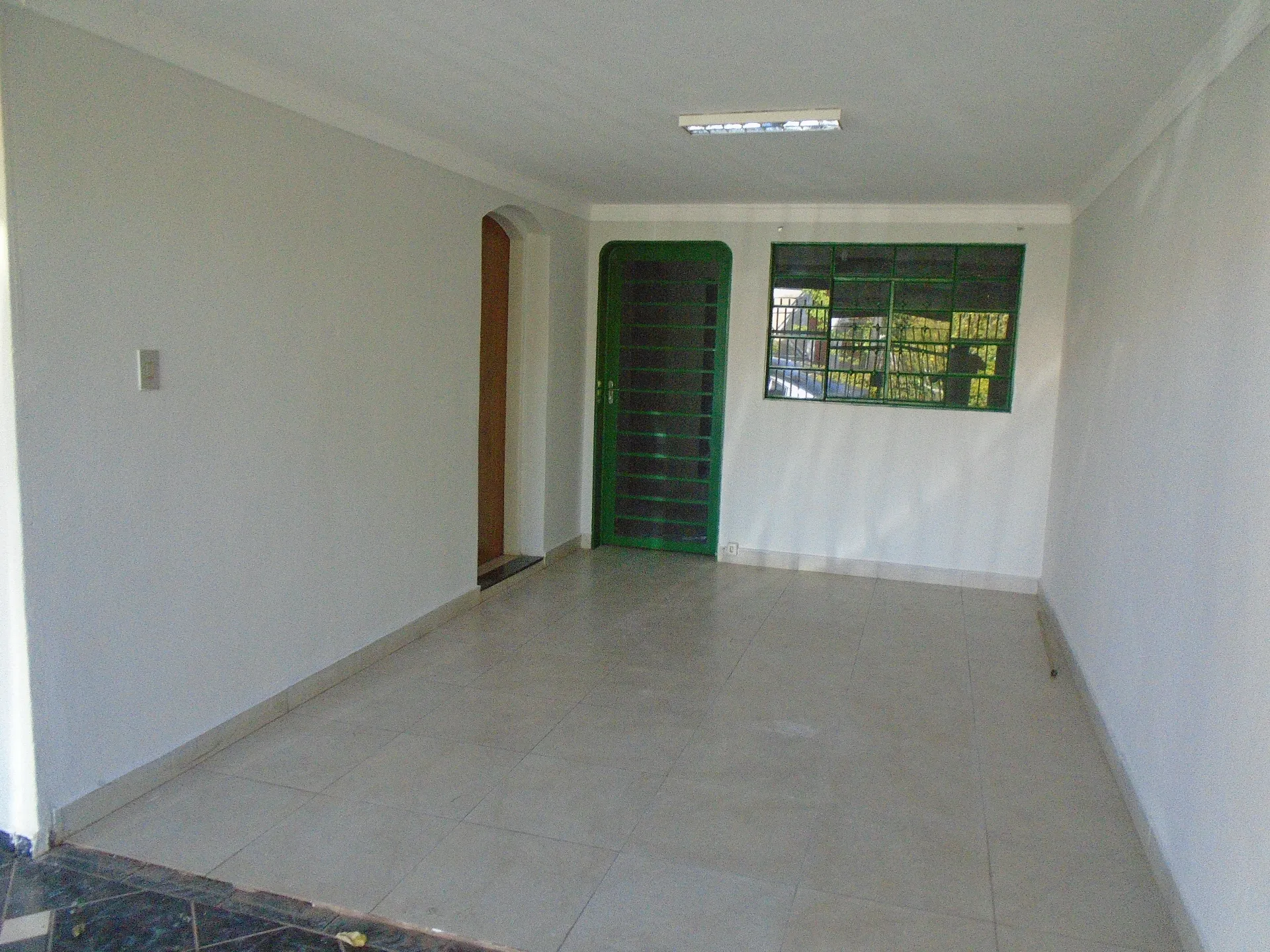 Casa com 3 quartos para aluguel, 130m² — foto 2 de 26
